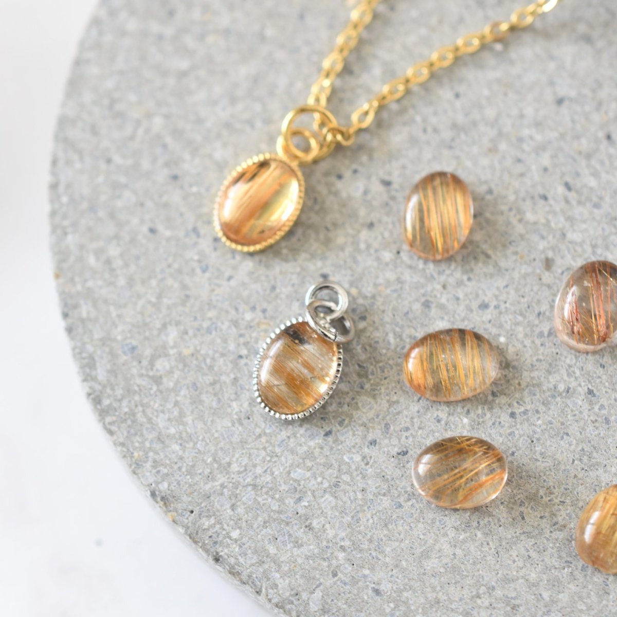 画像5: 春の新作【限定数のみ】ゴールドルチルクォーツ　ミニカボション　サージカルステンレスネックレス　40cm　  (5)