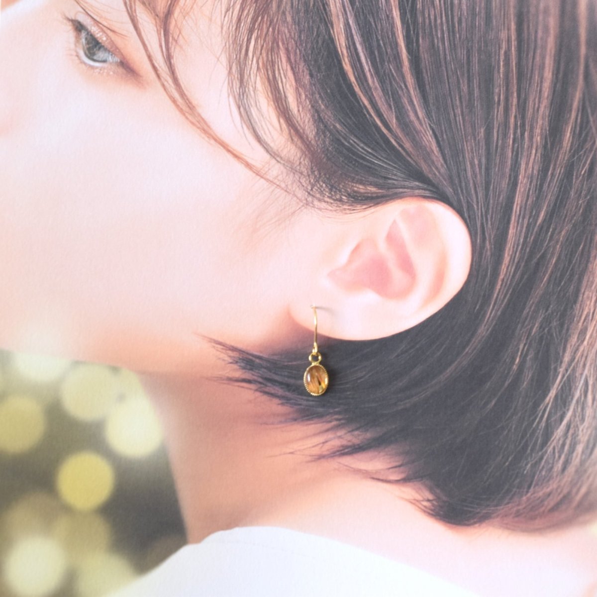 画像12: 春の新作【イヤリング変更可】ゴールドルチルクォーツ ミニカボション サージカルステンレスフックピアス  (12)