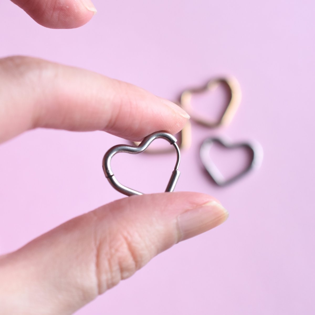 画像11: 春の新作【金属アレルギー対応・選べる】オープンハート　フープピアス　サージカルステンレス  (11)