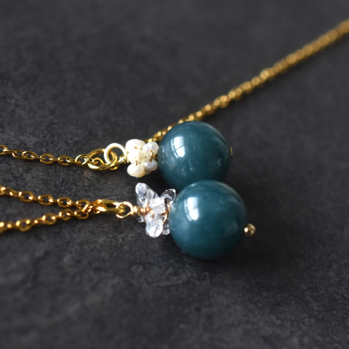 画像2: 春の新作【限定数のみ】希少！　グアテマラ産　マンサーノ翡翠　サージカルステンレスネックレス　40cm　 　  (2)