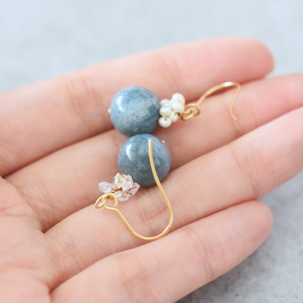 画像4: 春の新作【イヤリング変更可】希少！　天然色　青瑪瑙　サージカルステンレスフックピアス　  (4)