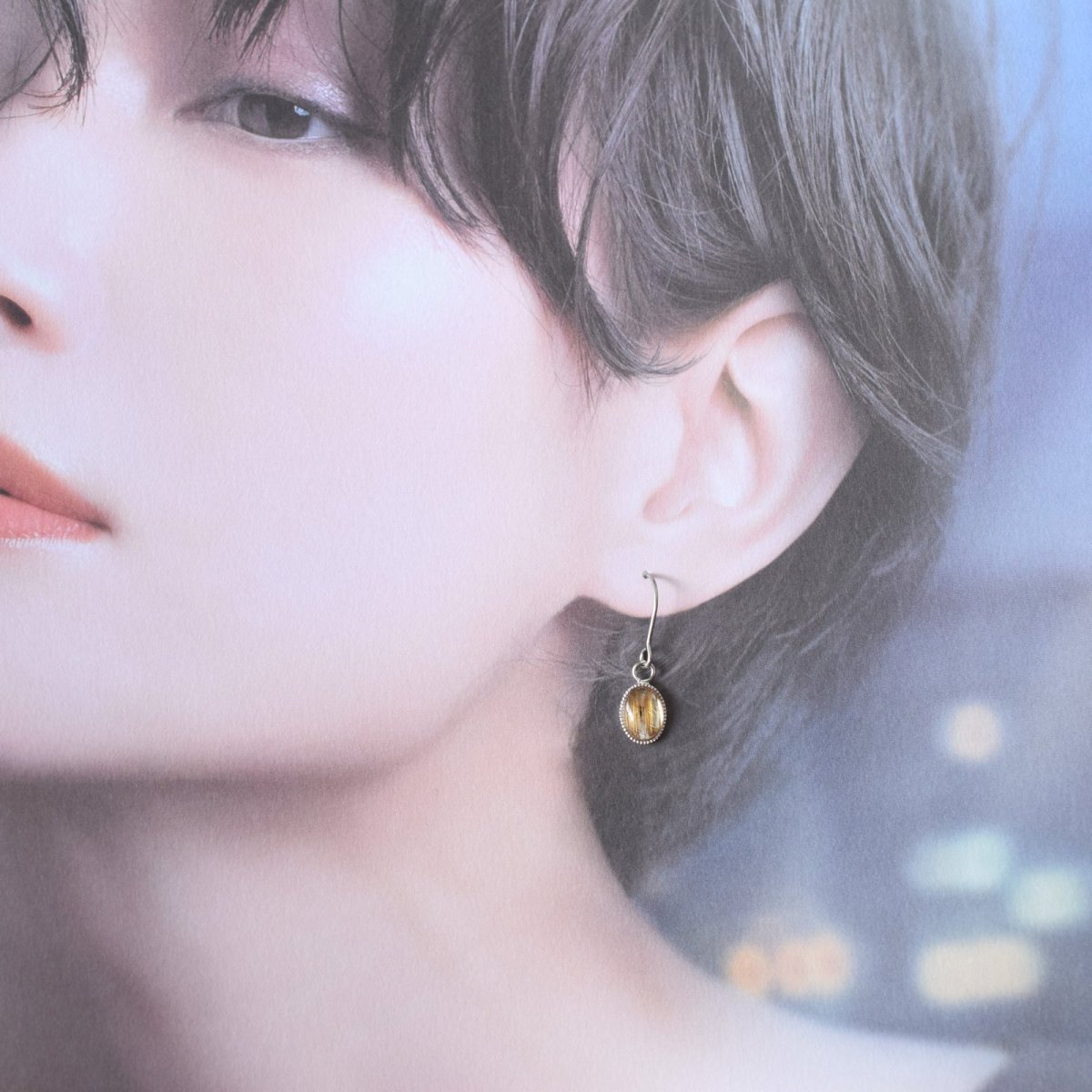 画像13: 春の新作【イヤリング変更可】ゴールドルチルクォーツ ミニカボション サージカルステンレスフックピアス  (13)