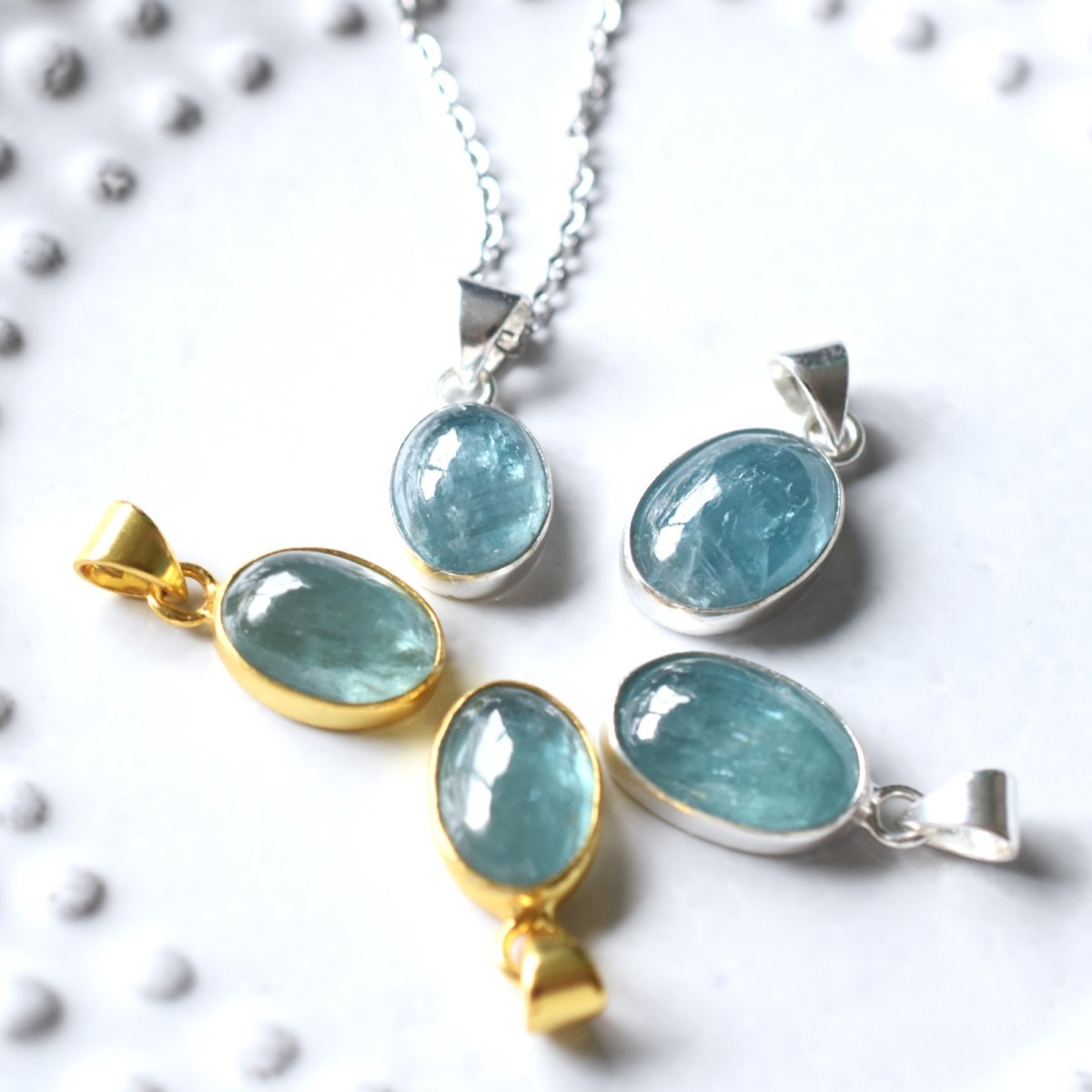 画像2: 夏の新作【1点もの・選べる】希少!大粒 タンザニア産 アクアカイヤナイト サージカルステンレスネックレス 40cm   (2)