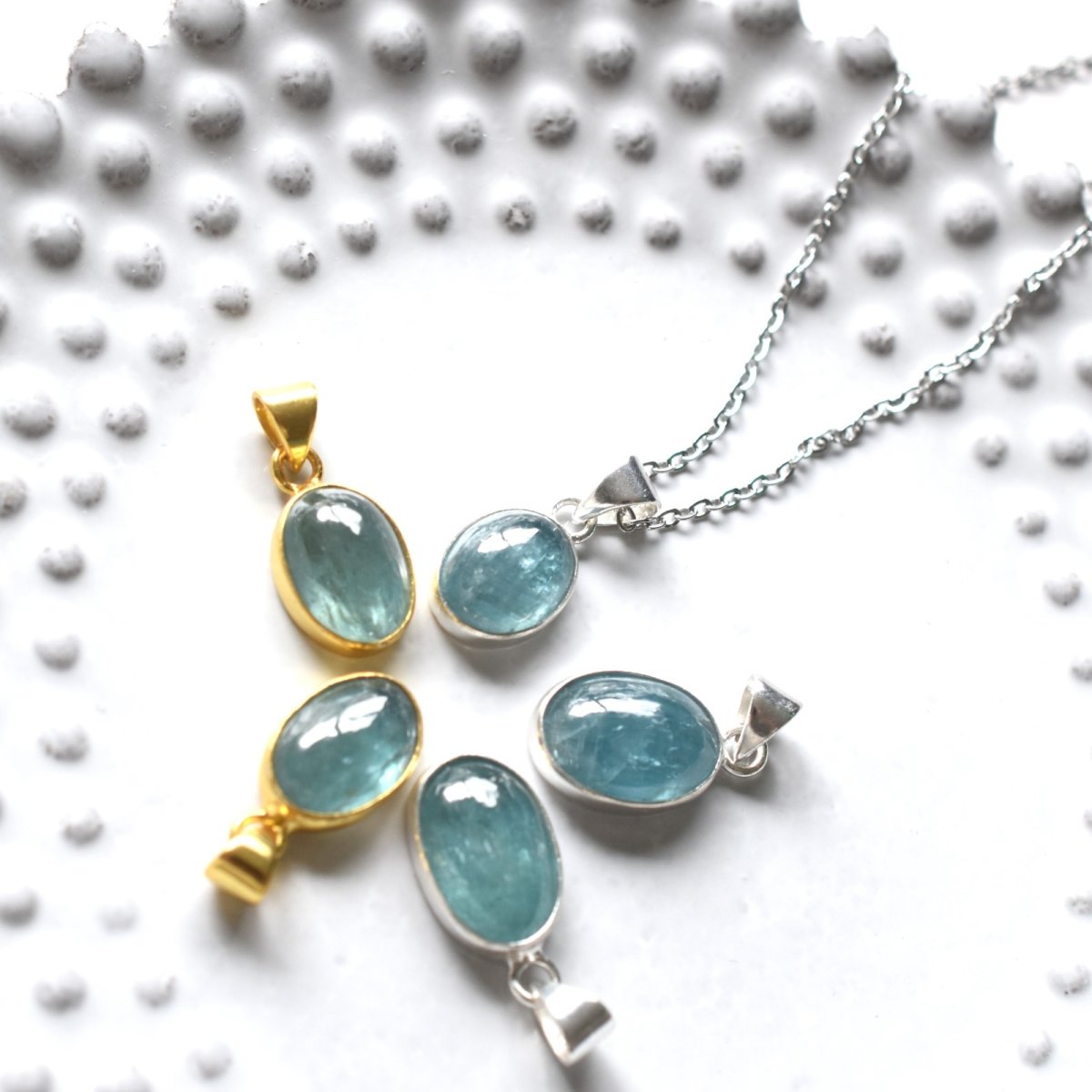 画像17: 夏の新作【1点もの・選べる】希少!大粒 タンザニア産 アクアカイヤナイト サージカルステンレスネックレス 40cm   (17)