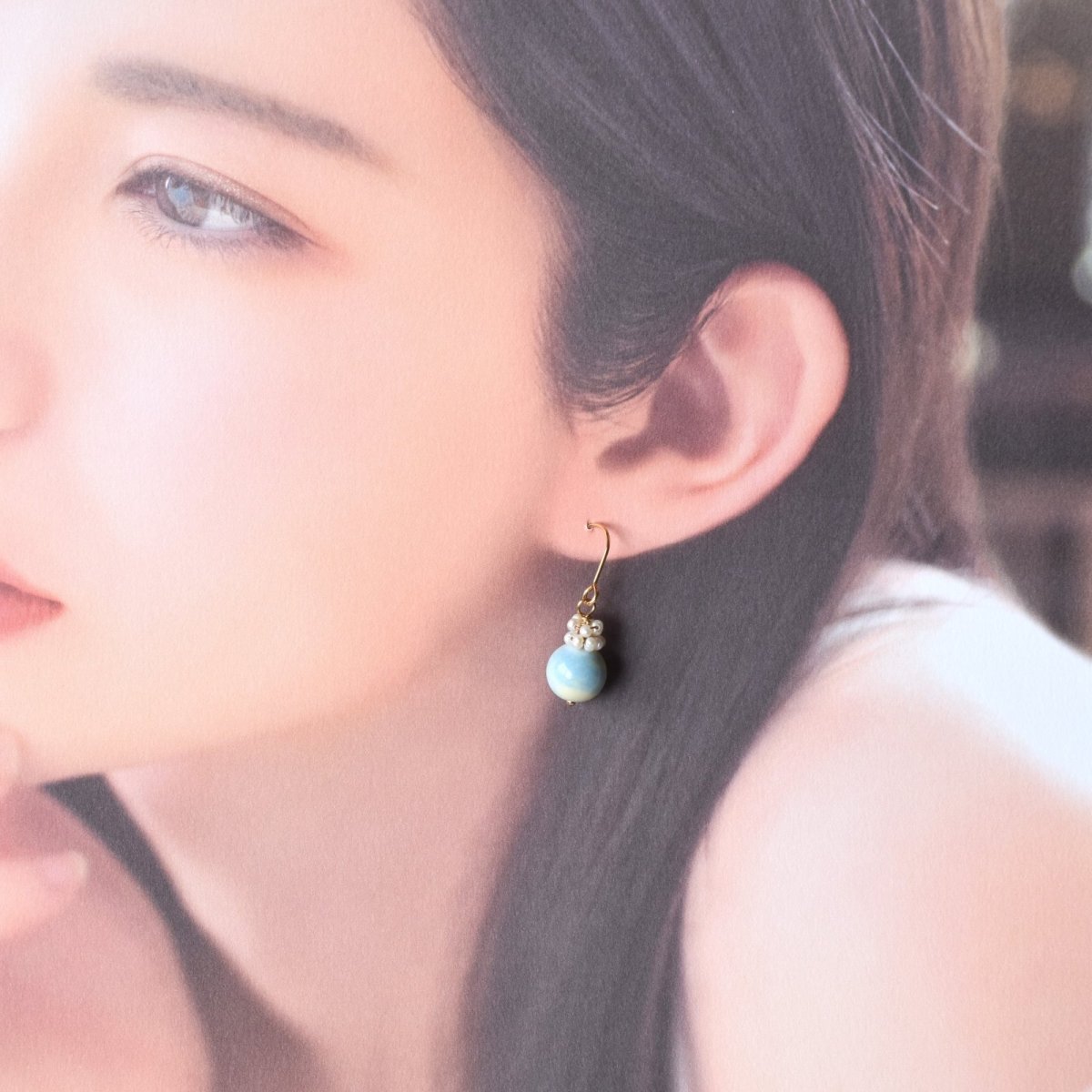 画像11: 夏の新作【限定数のみ】希少石！　ブルー×レモンイエロー　アラシャンアゲート　サージカルステンレスフックピアス  (11)