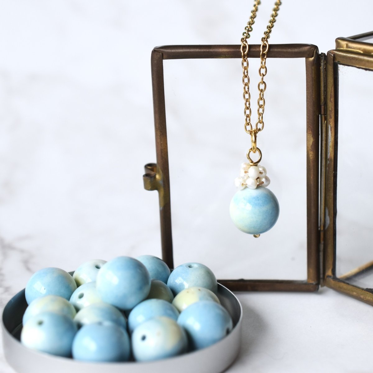 画像9: 夏の新作【限定数のみ】希少石！　ブルー×レモンイエロー　アラシャンアゲート　サージカルステンレス40cmネックレス (9)