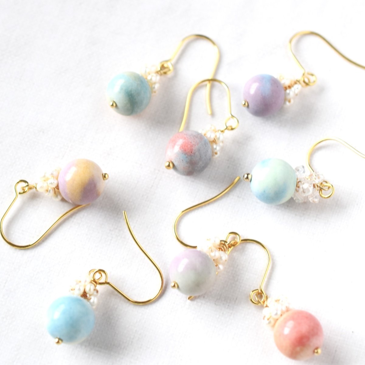 画像4: 夏の新作【各限定数のみ】希少石！　マカロンカラー　アラシャンアゲート　サージカルステンレスフックピアス  (4)