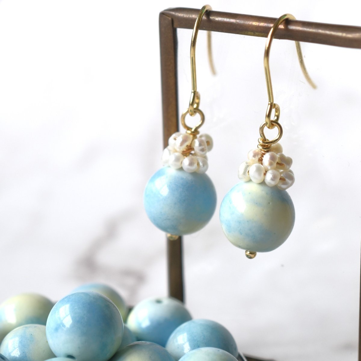 画像9: 夏の新作【限定数のみ】希少石！　ブルー×レモンイエロー　アラシャンアゲート　サージカルステンレスフックピアス  (9)