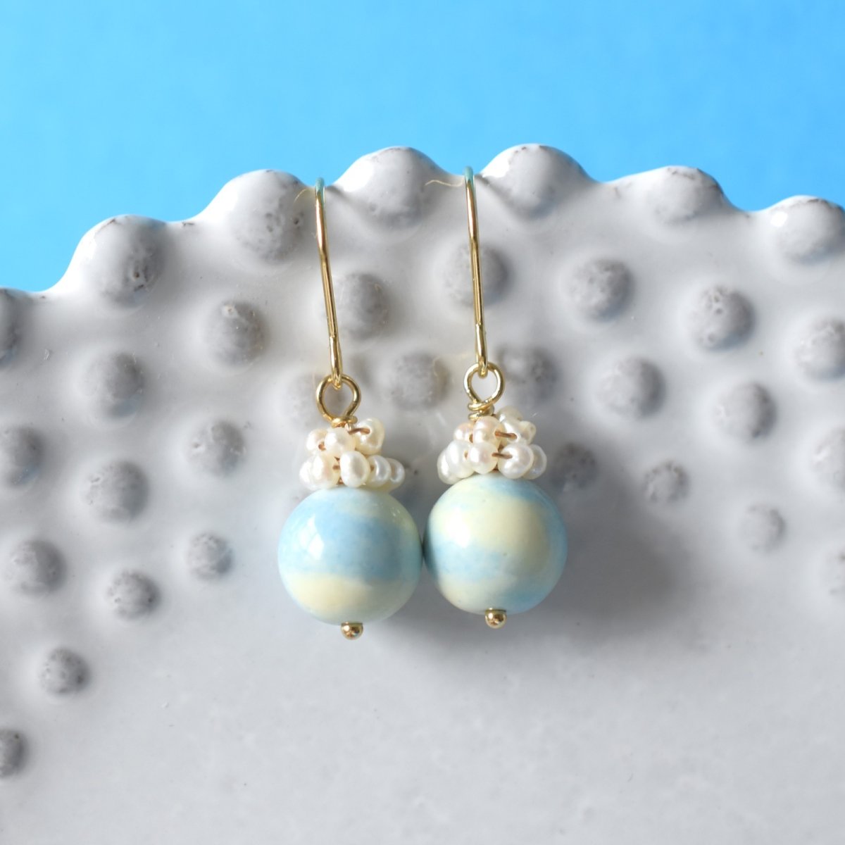 画像6: 夏の新作【限定数のみ】希少石！　ブルー×レモンイエロー　アラシャンアゲート　サージカルステンレスフックピアス  (6)