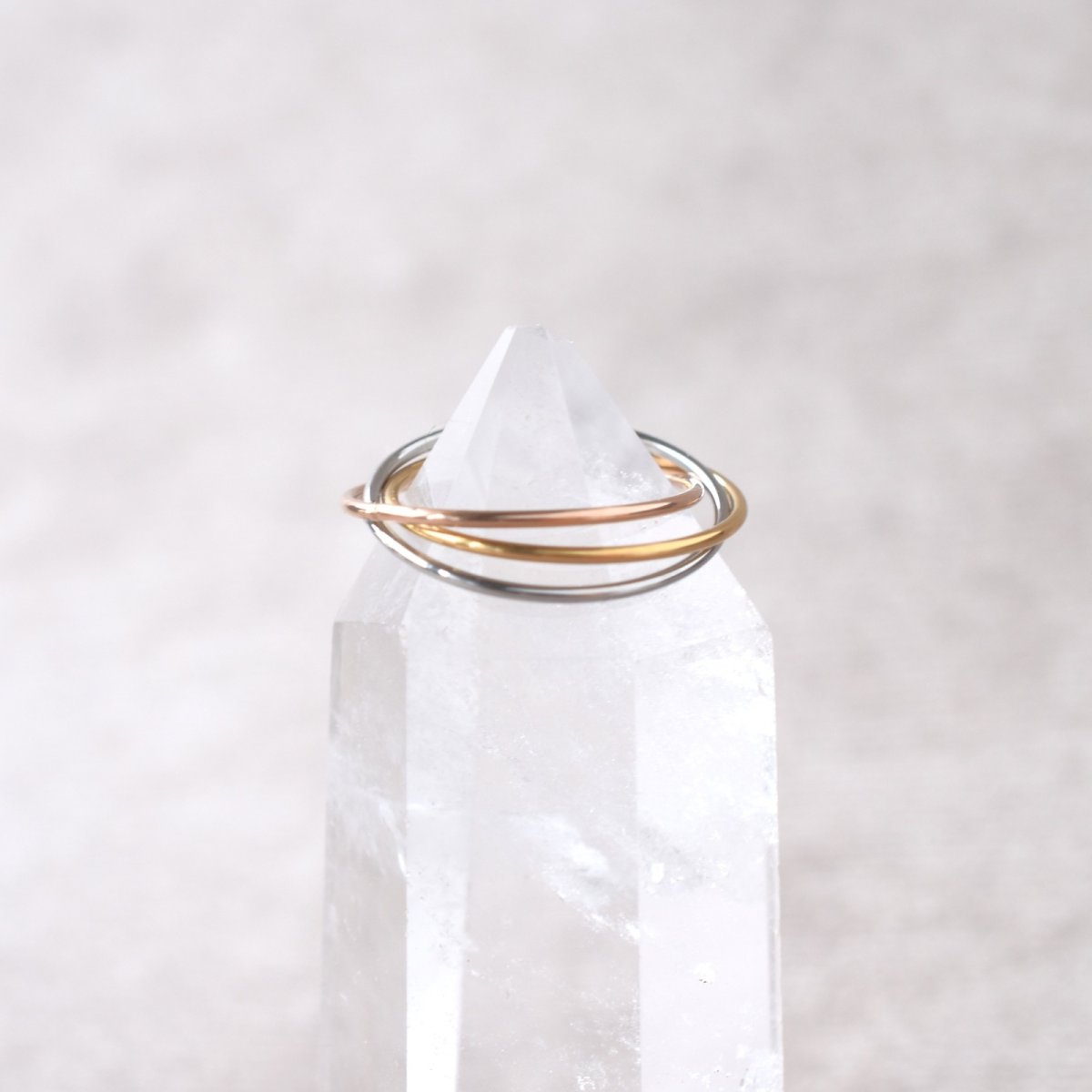 画像5: 夏の新作【つけっぱなしOK！】極細　華奢　トリニティ　サージカルステンレス　3色　3連リング  (5)