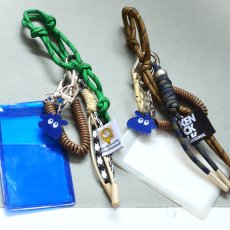 画像1: WEB店限定価格【不思議な生き物】男女兼用！　クラシック　アクリルコード　カラビナ　バッグチャーム・カードホルダー  (1)