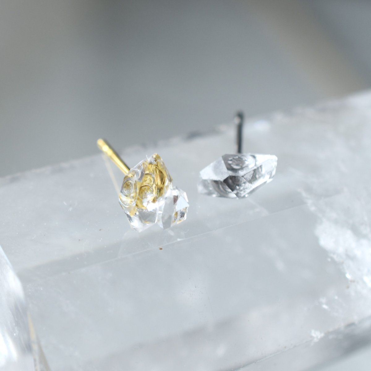 画像8: 夏の新作【片耳・両耳選べる】煌めく一粒　NYハーキマーダイヤモンドクォーツ　サージカルステンレス　スタッドピアス  (8)