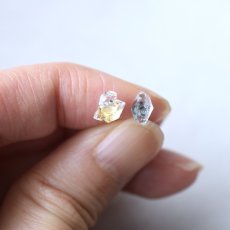 画像7: 夏の新作【片耳・両耳選べる】煌めく一粒　NYハーキマーダイヤモンドクォーツ　サージカルステンレス　スタッドピアス  (7)