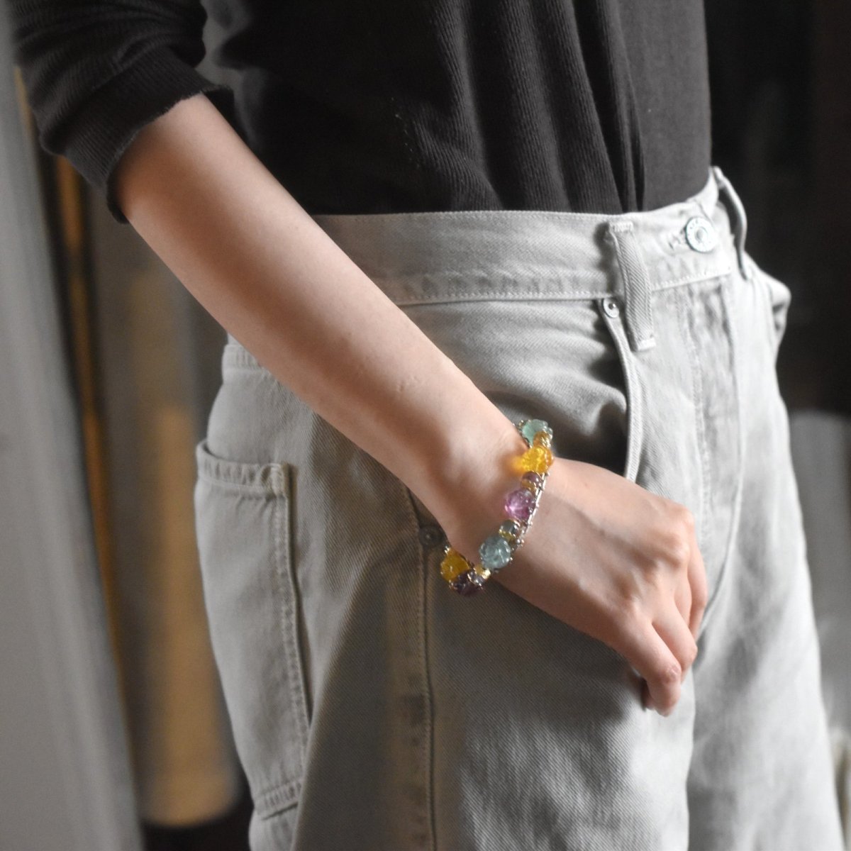 画像8: 夏の新作【残り6】薔薇の季節に キャンディーカラー♪ フローライト ローズ お守り ブレスレット   (8)