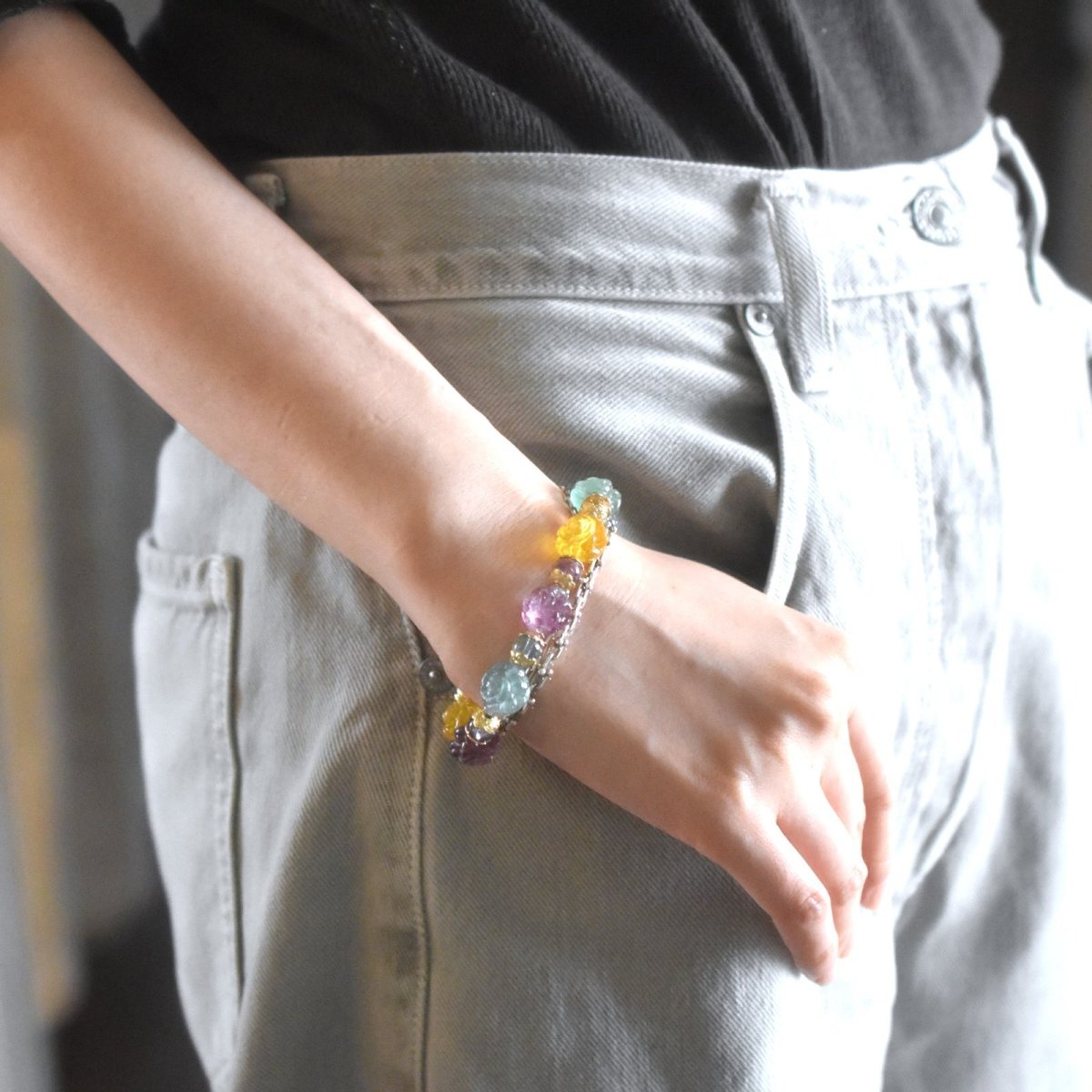 画像7: 夏の新作【残り6】薔薇の季節に キャンディーカラー♪ フローライト ローズ お守り ブレスレット   (7)