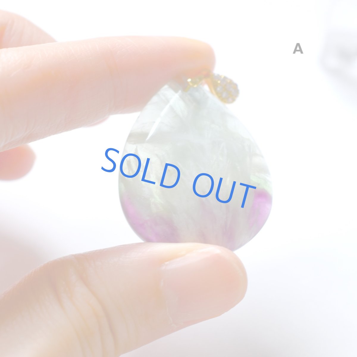 画像6: 今回のみ再入荷【残りF】天使の羽 希少石 超大粒 フェザーインフローライト ネックレス(革コード)約85cm  (6)