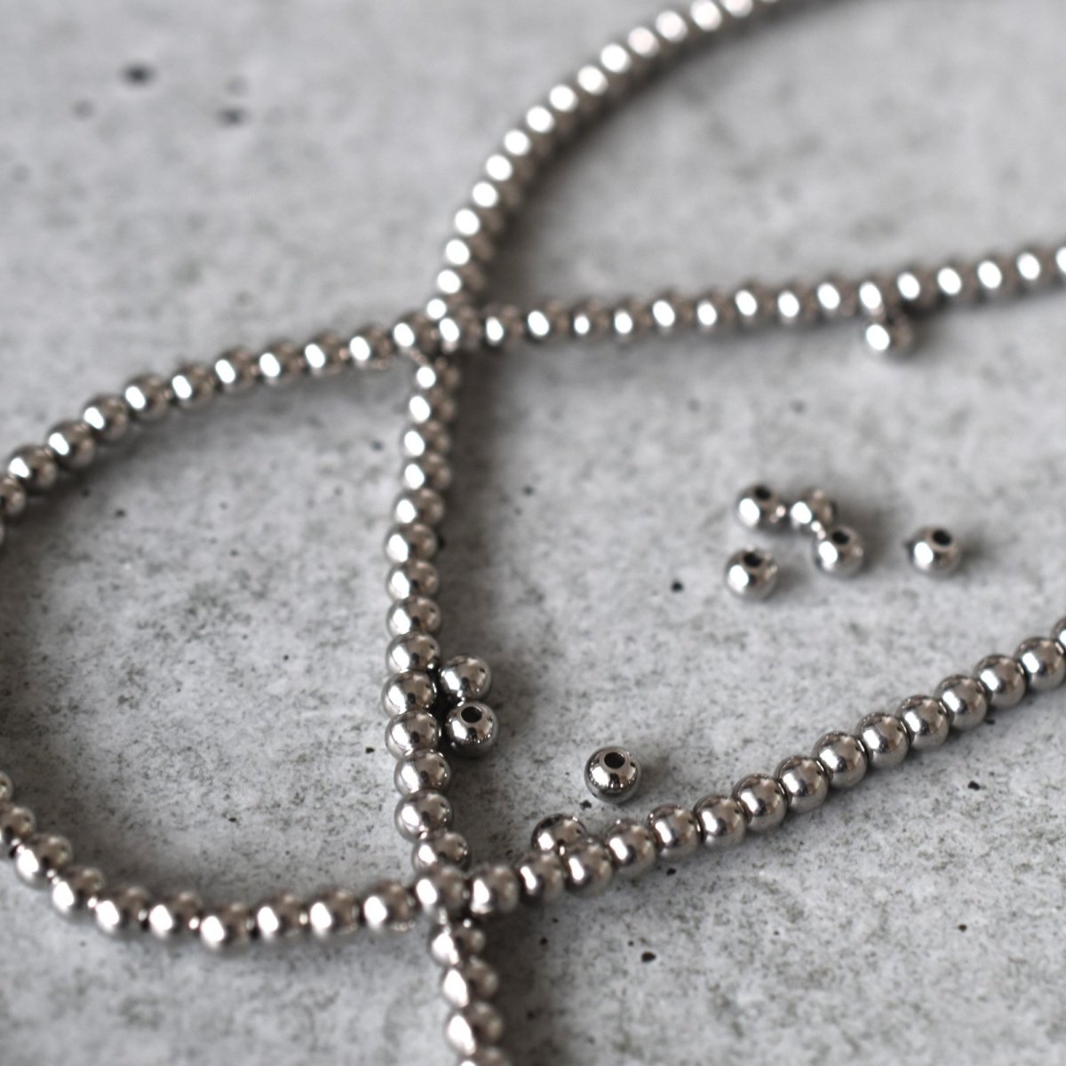 画像6: 夏の新作【汗のかく季節に！長さ選べる】サージカルステンレス製　丸玉　ネックレス　シルバー  (6)