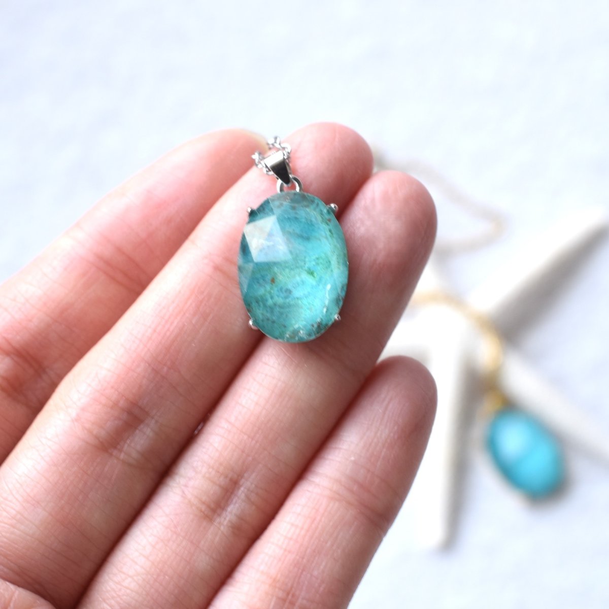 画像7: Creema特集掲載【沖縄ブルー】超大粒　南の島　クリソコラ　クリスタル　カボション　ネックレス（サージカルステンレス）50cm  (7)