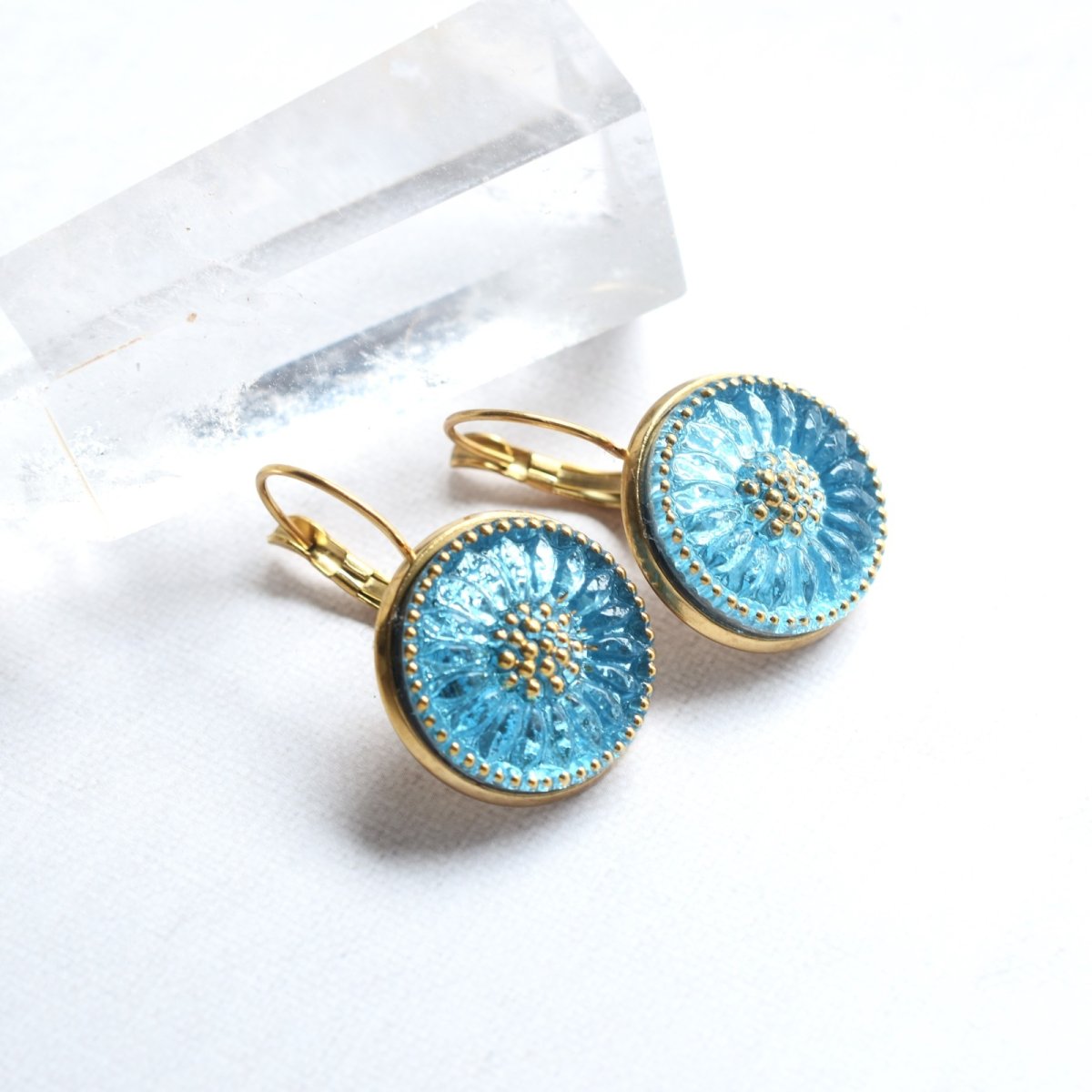 画像3: Creema特集掲載【残り８】アクアブルー　チェコガラス　カボション　サージカルステンレスピアス  (3)