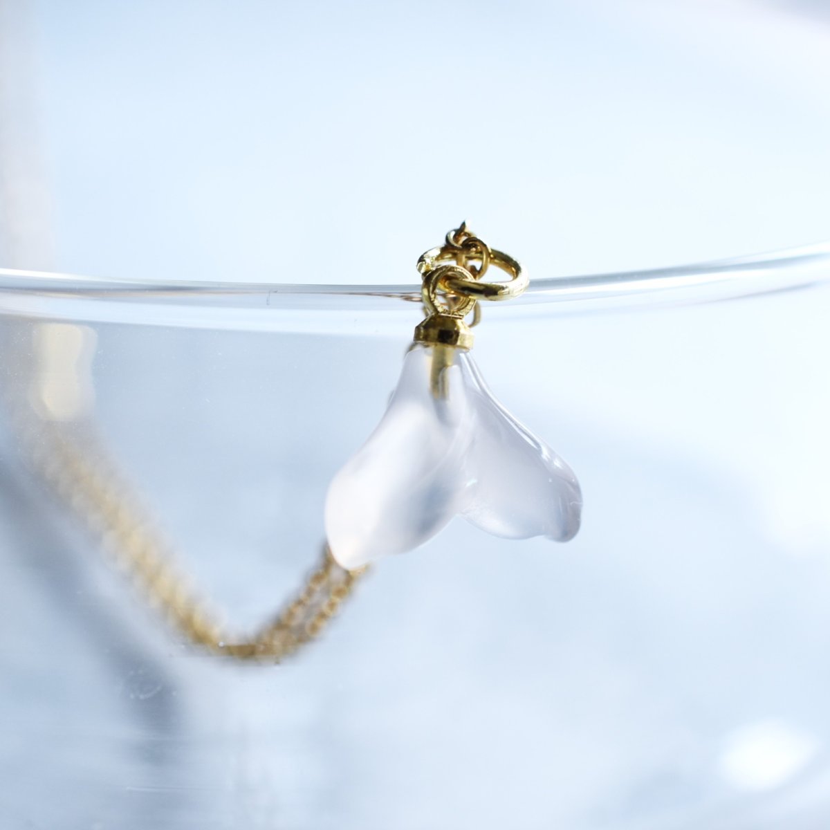 画像3: 夏の新作【ハワイの白鯨】ホエールテール　ホワイトカルセドニー　サージカルステンレス40cm/ペンダントトップ  (3)