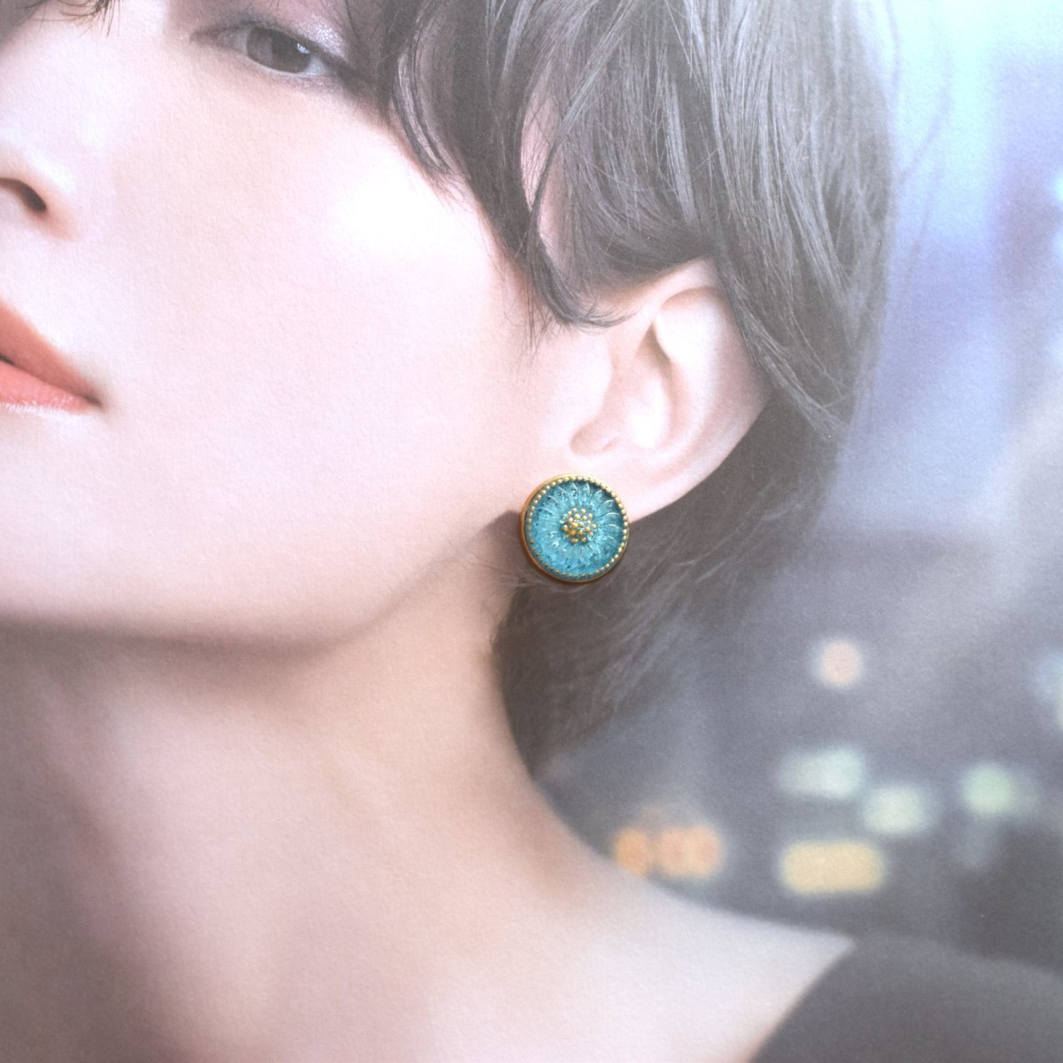 画像6: Creema特集掲載【残り８】アクアブルー　チェコガラス　カボション　サージカルステンレスピアス  (6)