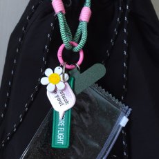 画像12: Creema特集掲載【選べる】スマイルデイジー　ピンク×グリーン　カラビナ　バッグチャーム・カードホルダー・スマホ  (12)