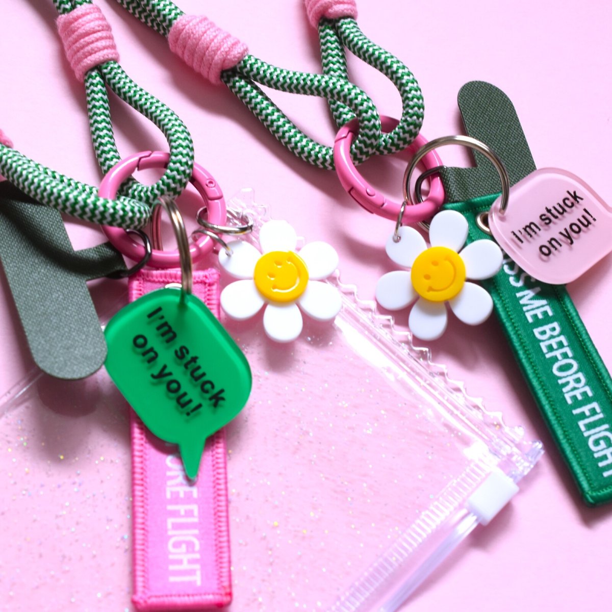 画像8: Creema特集掲載【選べる】スマイルデイジー ピンク×グリーン カラビナ バッグチャーム・カードホルダー・スマホ  (8)