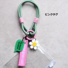画像3: Creema特集掲載【選べる】スマイルデイジー　ピンク×グリーン　カラビナ　バッグチャーム・カードホルダー・スマホ  (3)