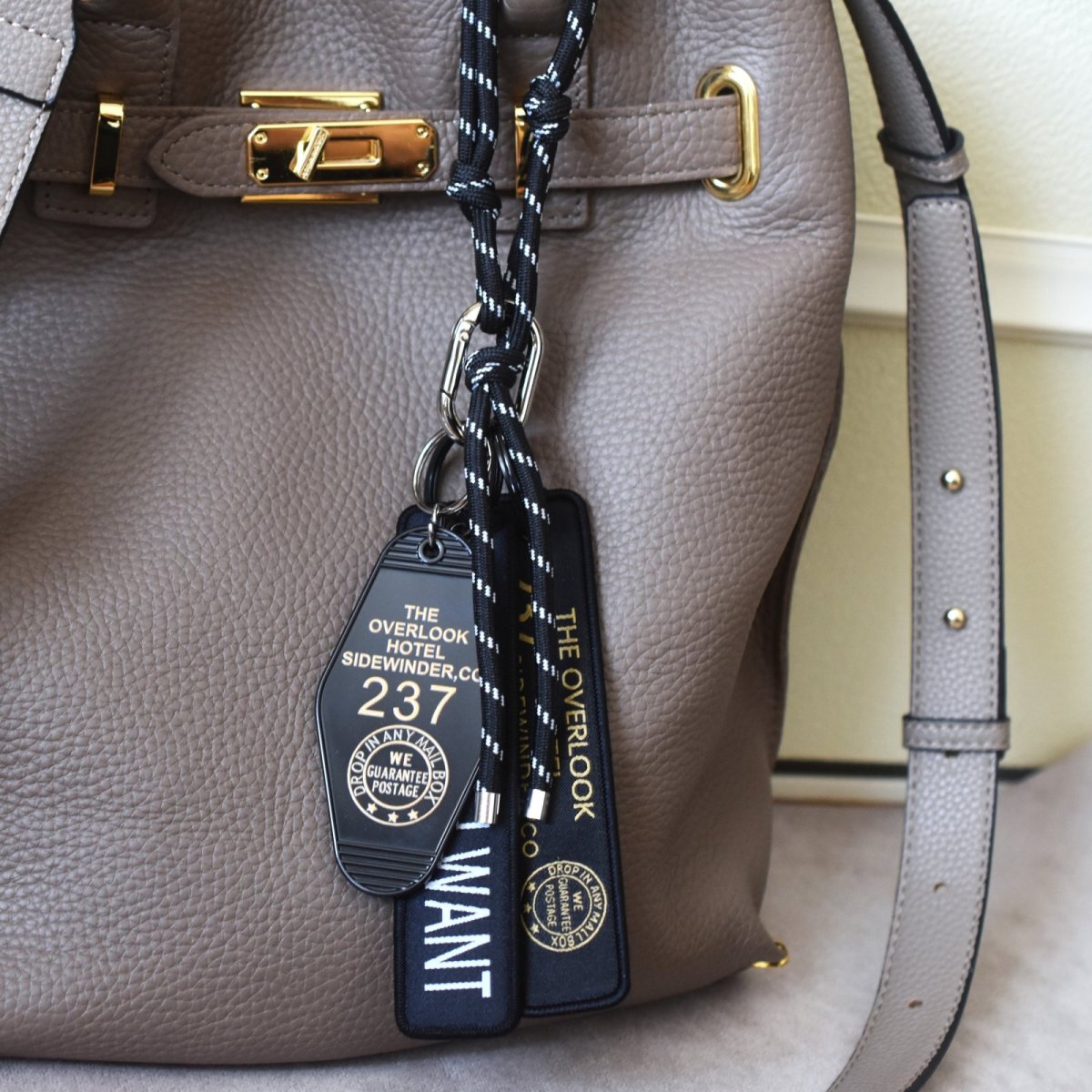 画像16: 人気柄追加！【限定・選べる】男女兼用！クラシックカラー　コード×アクリル　カラビナ　バッグチャーム  (16)