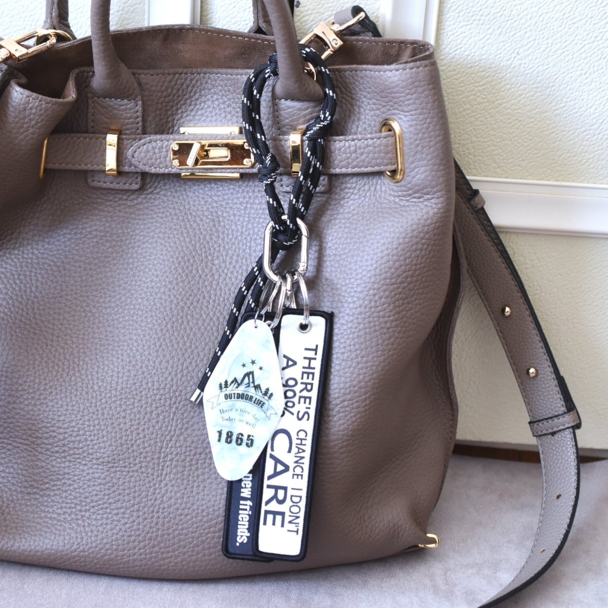 画像17: 人気柄追加！【限定・選べる】男女兼用！クラシックカラー　コード×アクリル　カラビナ　バッグチャーム  (17)