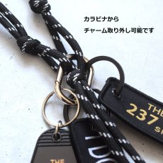 画像4: 新作入荷【限定・選べる】男女兼用！クラシックカラー　コード×アクリル　カラビナ　バッグチャーム  (4)