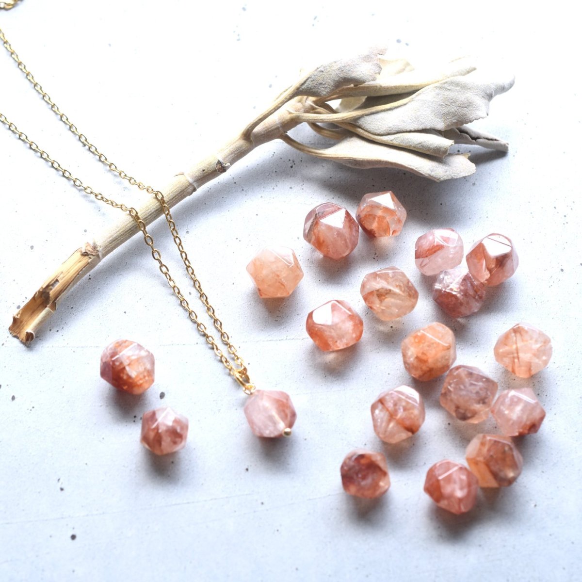 画像6: 新作【限定数】ヒマラヤ山脈パールヴァティー産 　マニカラン　水晶　サージカルステンレスネックレス (6)