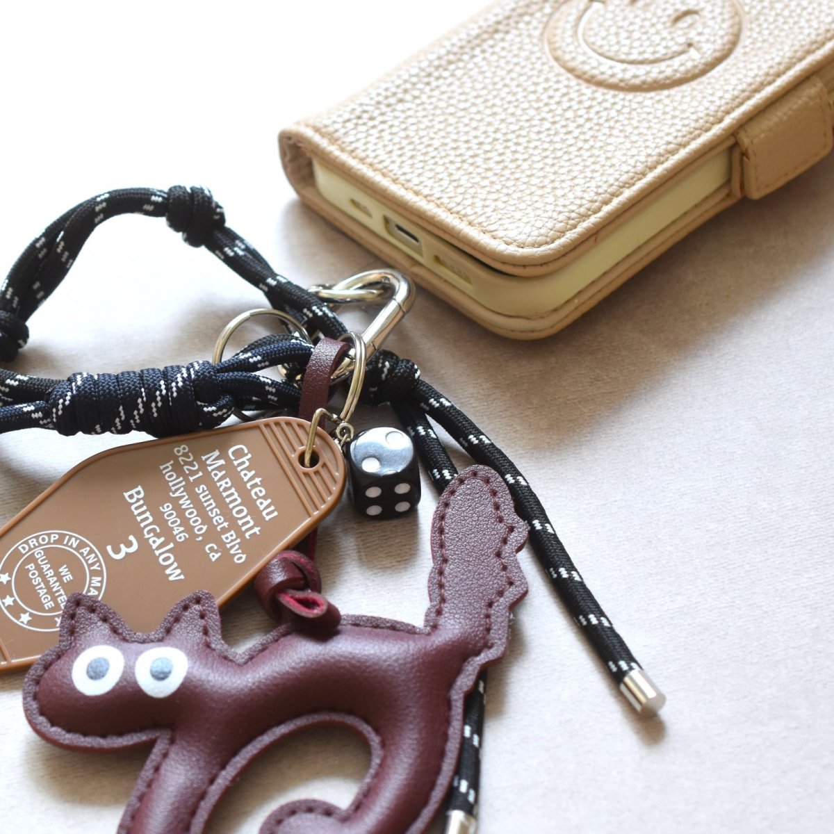 画像10: 夏の新作【限定数・選べる】にゃ！　おどろきネコ　ブラック系　ハンドストラップ・バッグチャーム  (10)