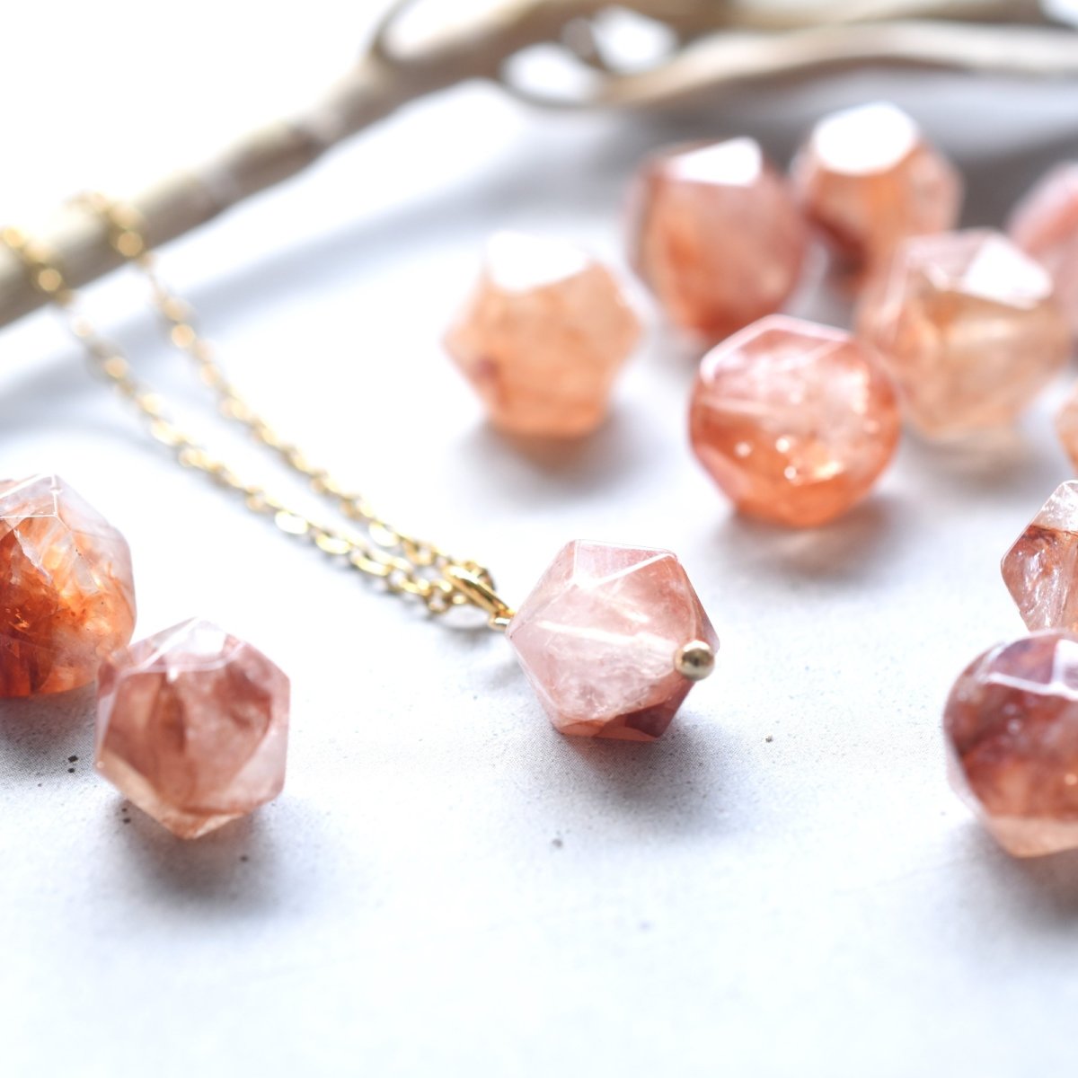 画像5: 新作【限定数】ヒマラヤ山脈パールヴァティー産 　マニカラン　水晶　サージカルステンレスネックレス (5)