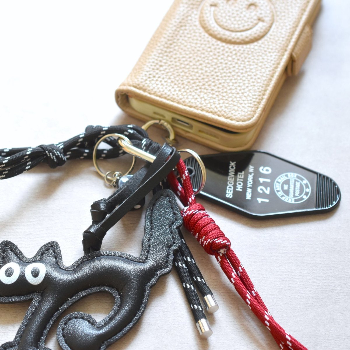 画像11: 夏の新作【限定数・選べる】にゃ！　おどろきネコ　ブラック系　ハンドストラップ・バッグチャーム  (11)