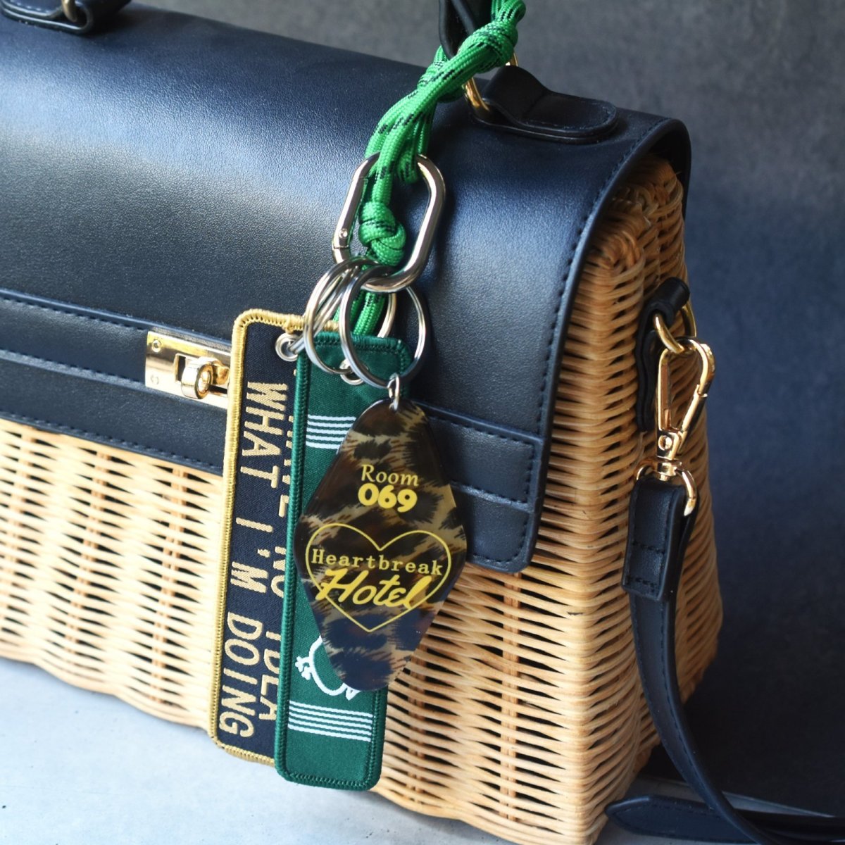 画像18: 人気柄追加！【限定・選べる】男女兼用！クラシックカラー　コード×アクリル　カラビナ　バッグチャーム  (18)