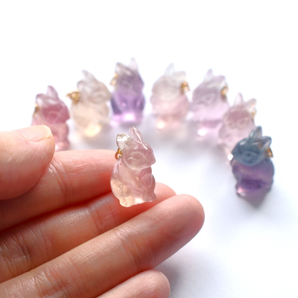 画像10: SALE【各限定１・選べる】マルチカラー　小さなうさぎ　カービング　フローライト　ステンレスネックレス50cm (10)