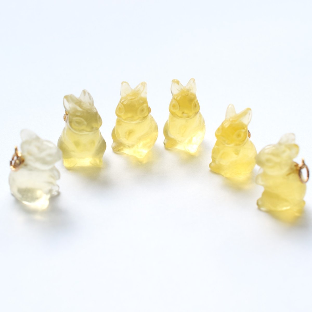 画像2: SALE【各限定１・選べる】かわいい癒し！　小さなうさぎ　フローライト　イエロー　ステンレスネックレス50cm  (2)