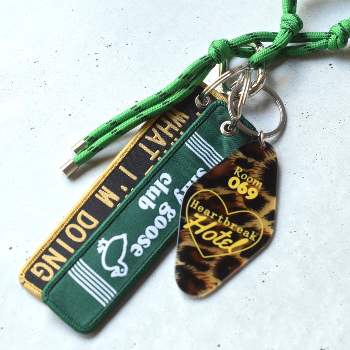 画像9: 人気柄追加！【限定・選べる】男女兼用！クラシックカラー　コード×アクリル　カラビナ　バッグチャーム  (9)