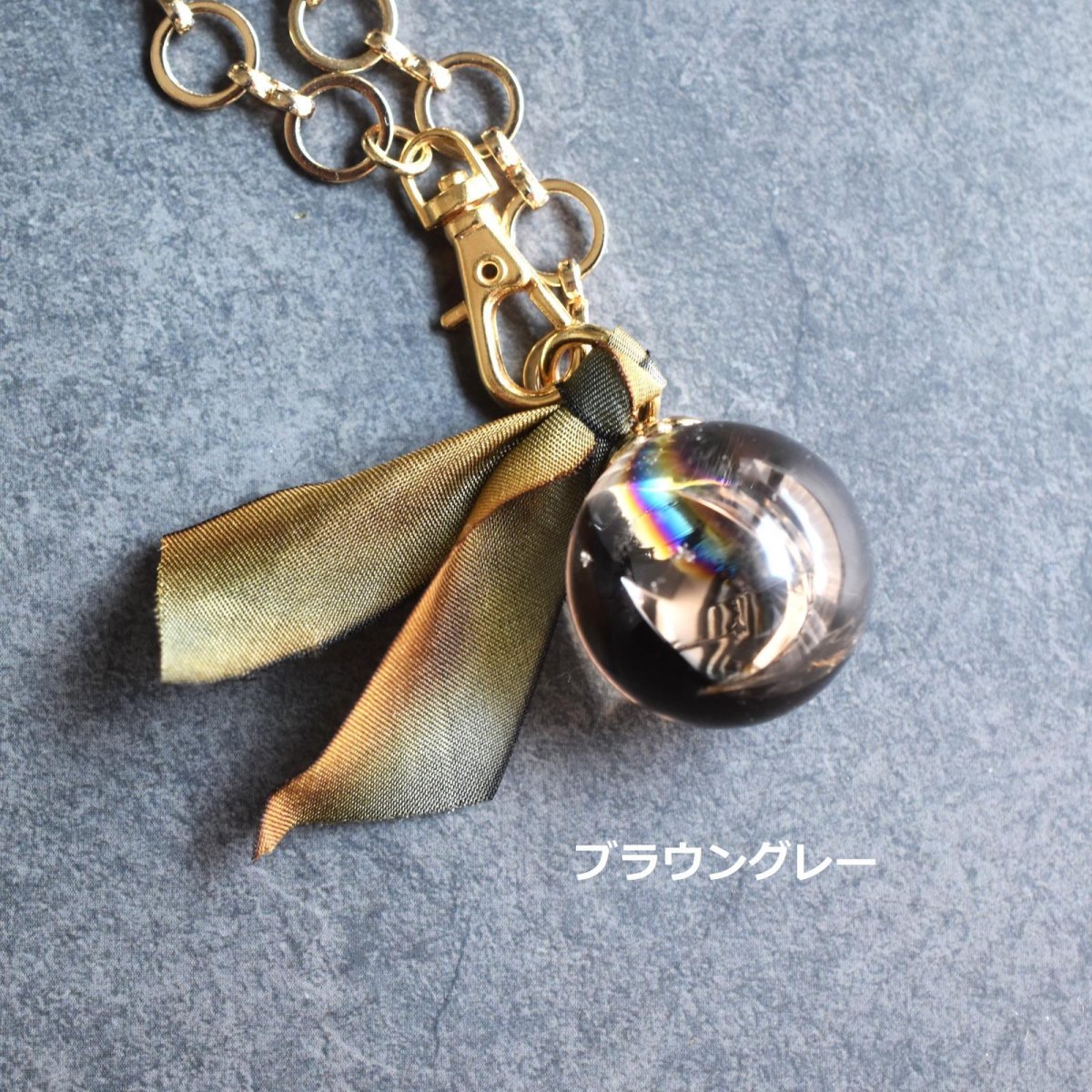 画像3: 新作【限定数・選べる】虹入り　水晶　スモーキークォーツ　アイリスクォーツ　手染めシルクリボン　バッグチャーム  (3)