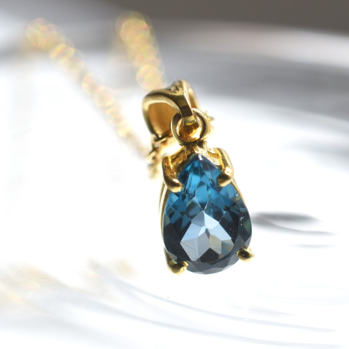 画像4: 新作【限定10】10ミリ　宝石用ルース　ロンドンブルートパーズ　ペアシェイプジェム　ステンレスネックレス40cm  (4)