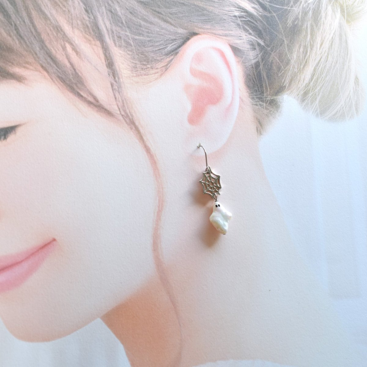 画像11: 秋の新作【数量限定・選べる】ハロウィン　お化け　淡水パール　と　クモの巣　サージカルステンレスピアス  (11)