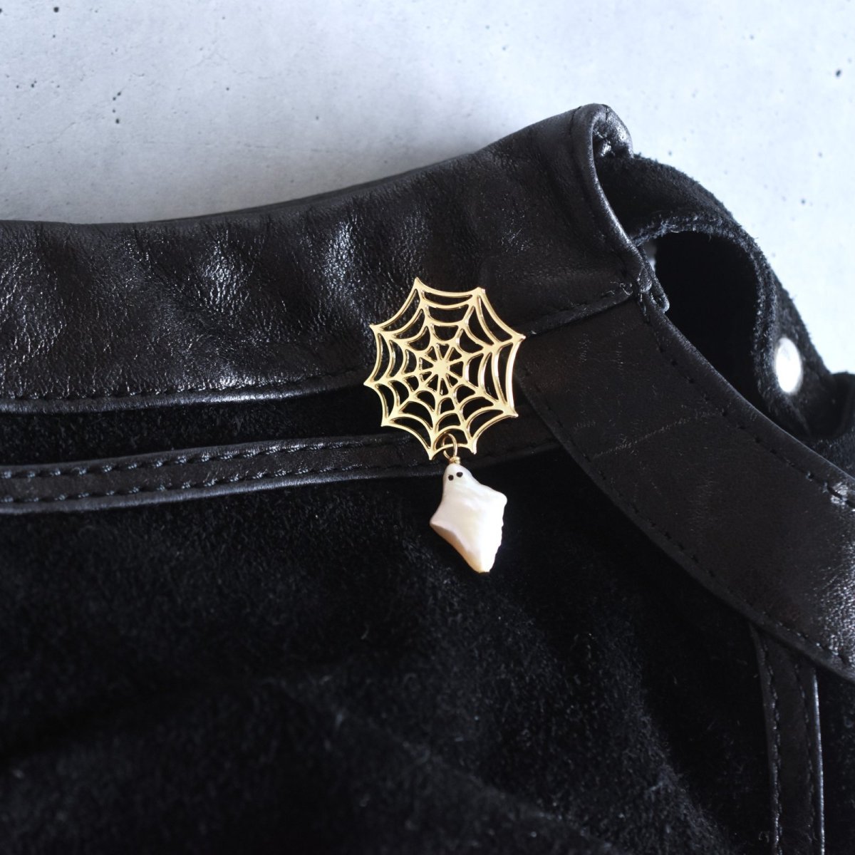 画像5: 秋の新作【数量限定】ハロウィン　お化け　淡水パール　と　クモの巣　ブローチ・ピン (5)