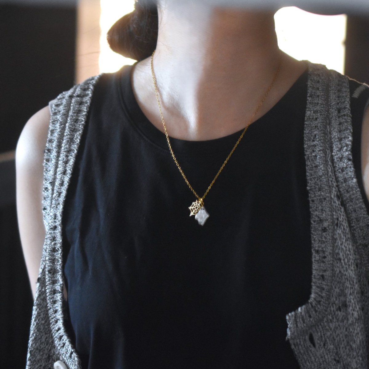 画像9: 秋の新作【数量限定】ハロウィン　お化け　淡水パール　と　クモの巣　サージカルステンレスネックレス  (9)