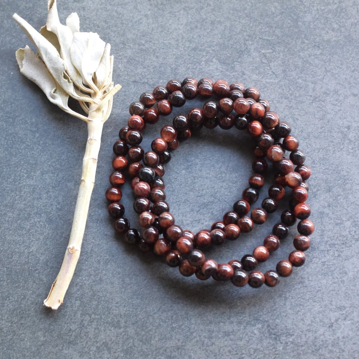 画像2: 秋の新作【数量限定・残り８】希少石　レッドタイガーアイ　数珠　お守り　ブレスレット　  (2)