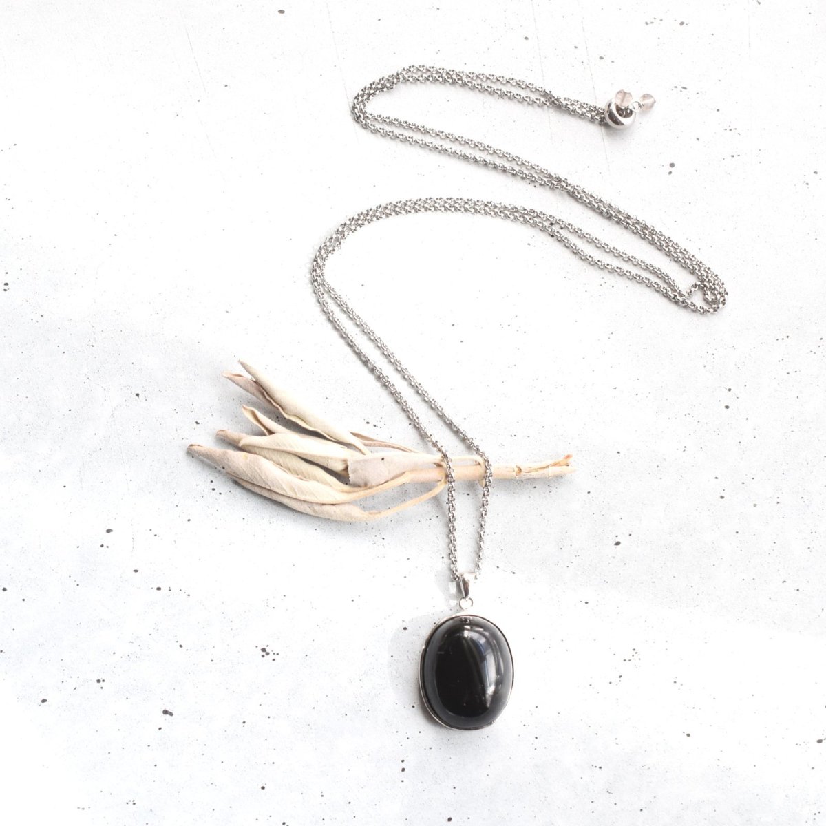 画像11: 秋の新作【数量限定・残り9】超大粒　チベット産モリオン(黒水晶）　サージカルステンレス　ロングネックレス  (11)