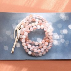 画像4: 限定再入荷！【残9・最強お守り】レッド系　ヒマラヤ・マニカラン産　水晶8ミリ玉　天然石ブレスレット  (4)