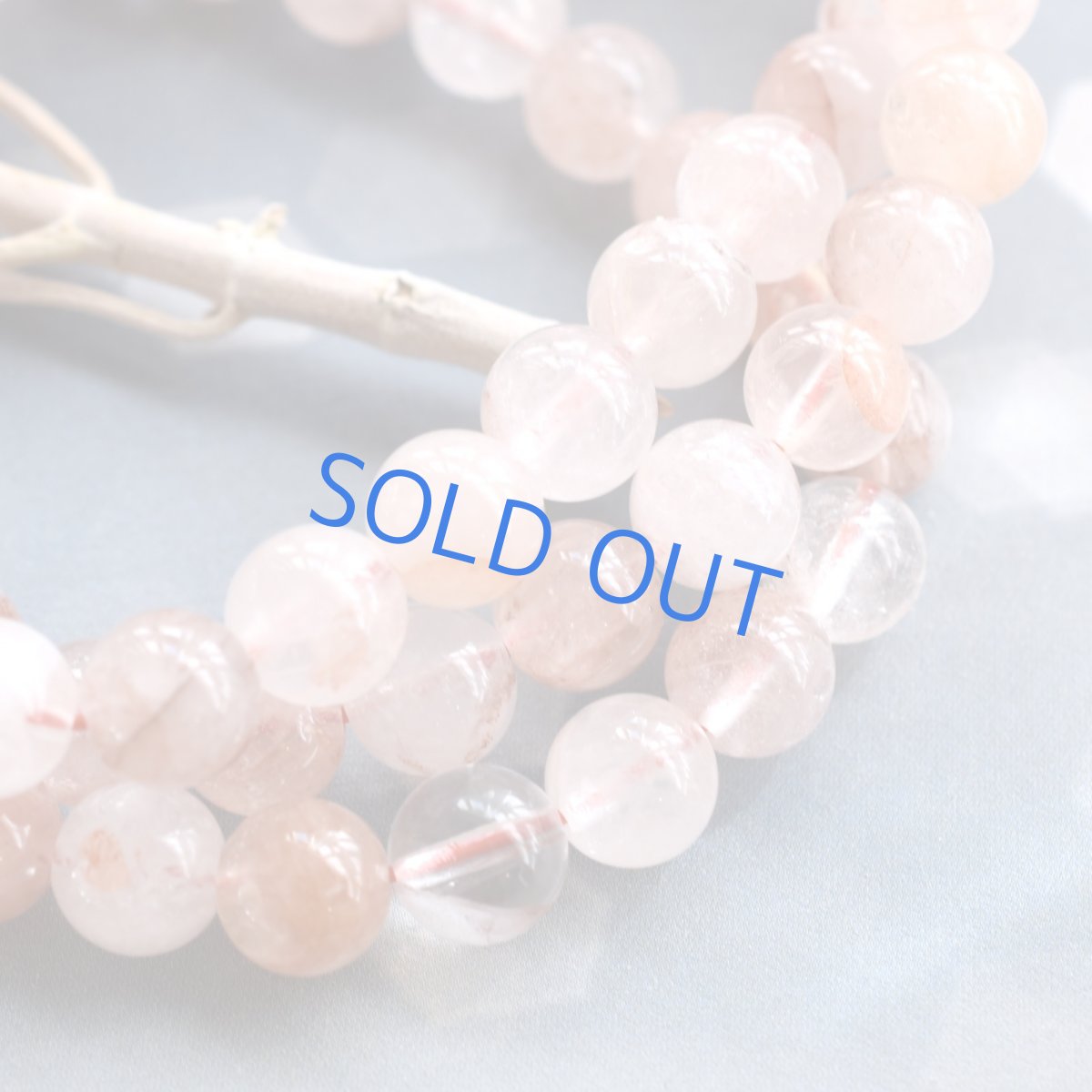 画像2: 限定再入荷！【残2・最強お守り】レッド系　ヒマラヤ・マニカラン産　水晶8ミリ玉　天然石ブレスレット  (2)