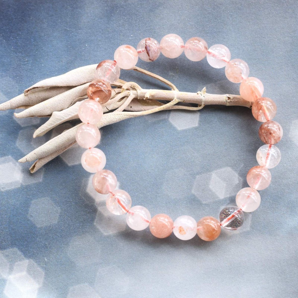 画像8: 限定再入荷！【残9・最強お守り】レッド系　ヒマラヤ・マニカラン産　水晶8ミリ玉　天然石ブレスレット  (8)