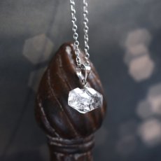 画像1:  秋の新作【選べる数量限定】大粒　横型　ハーキマーダイヤモンド　クォーツ　シルバー　サージカルステンレスネックレス40cm  (1)